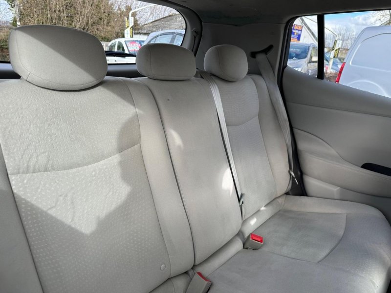 NISSAN LEAF