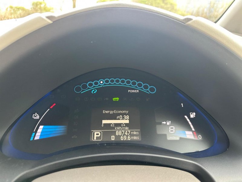 NISSAN LEAF