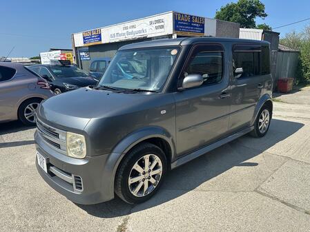 NISSAN CUBE 3 1.4 AUTO 7 SEATS